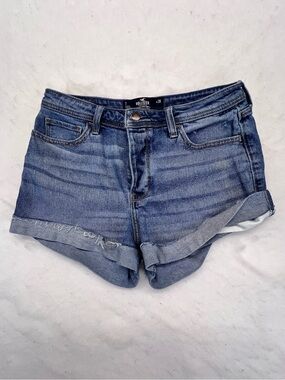 Hollister High-Rise Mom Jean Shorts vintage stretch Button Fly Size 7, W28